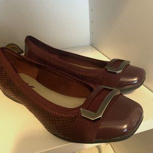 Sport Uplift Buckle Flats